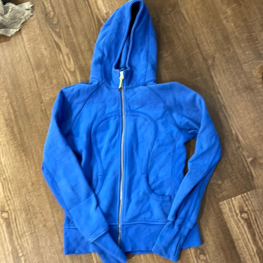 Lululemon royal blue zip up size 8